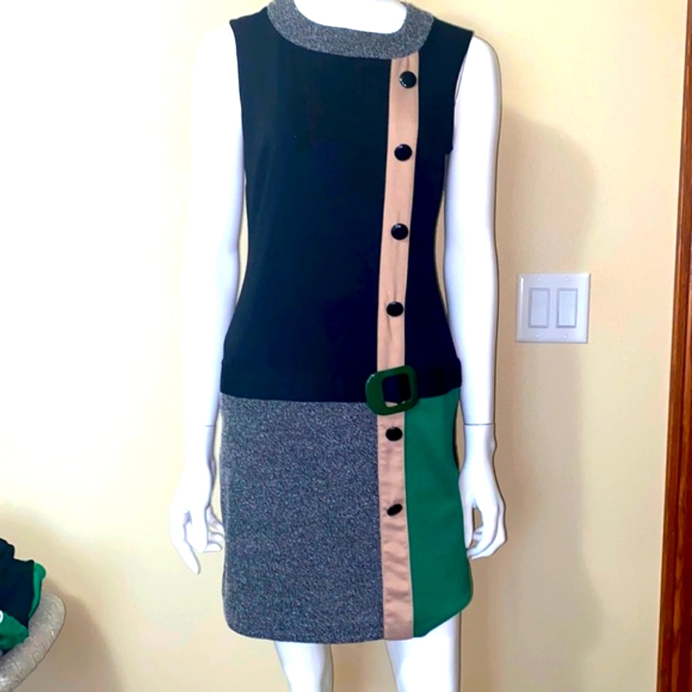 J. Taylor, women gorgeous dress size 4